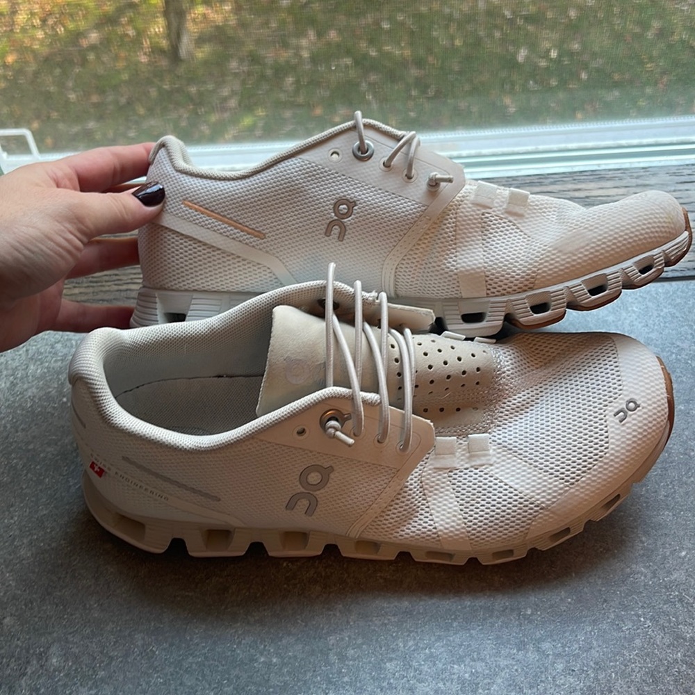 ON Cloud sneakers
